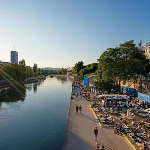 Newly-renovated, Central City In The Heart Of Viena